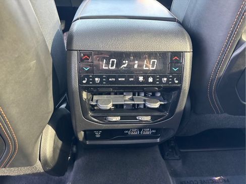 Used 2022 Jeep Grand Cherokee Summit AWD/4WD image 21