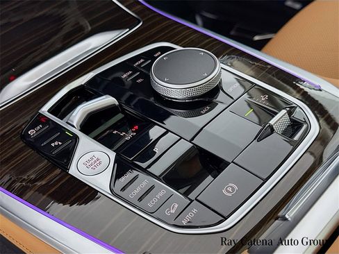 Used 2026 BMW X7 xDrive40i image 17