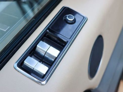 Used 2018 Land Rover Range Rover Sport HSE image 14