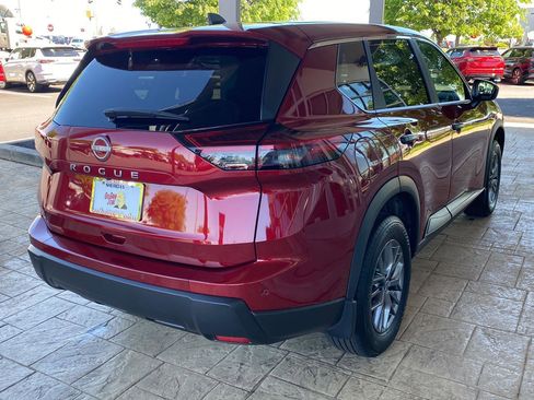 Used 2025 Nissan Rogue S FWD image 7