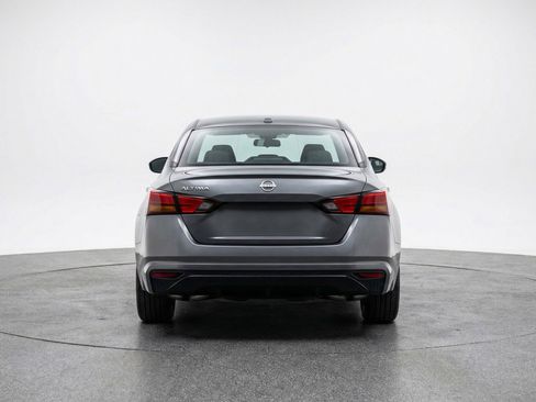 Used 2025 Nissan Altima 2.5 SV FWD image 7