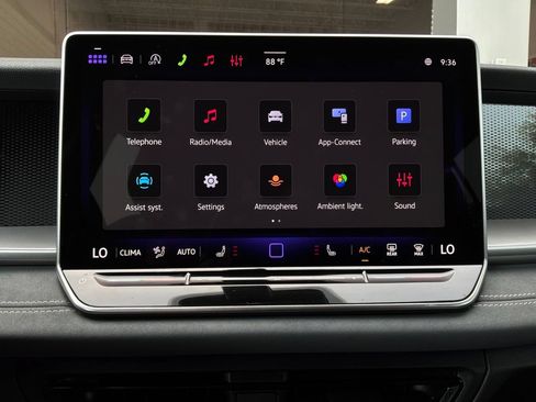Used 2026 Volkswagen Tiguan SE FWD image 29