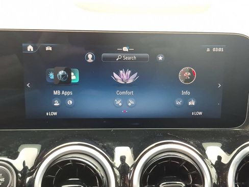 Used 2025 Mercedes-Benz GLA 250 image 17