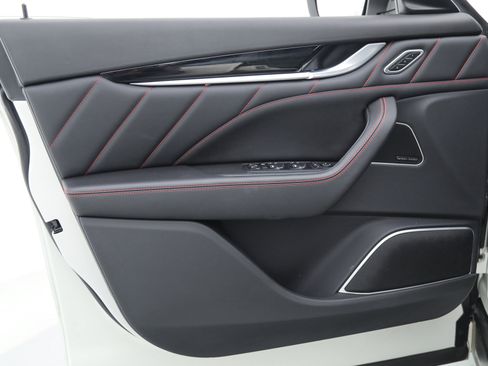 Certified 2023 Maserati Levante GT image 15