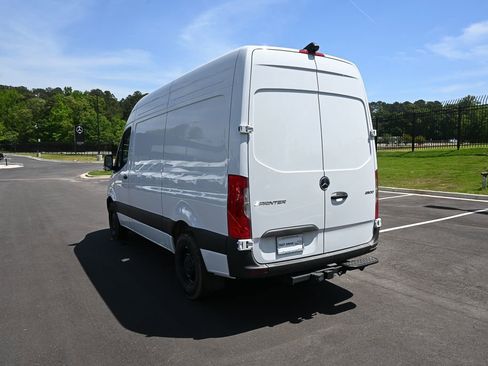 Used 2025 Mercedes-Benz Sprinter 2500 image 4
