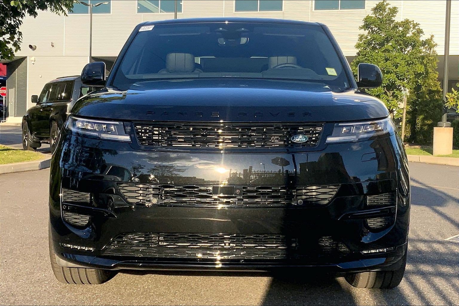 New 2027 Land Rover Range Rover Sport Dynamic SE AWD/4WD image 3