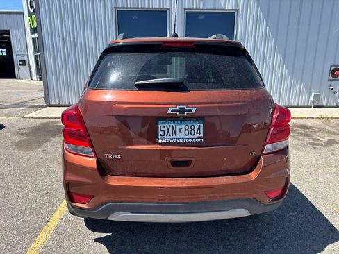 Used 2019 Chevrolet Trax LT w/ LPO, Protection Package FWD image 3