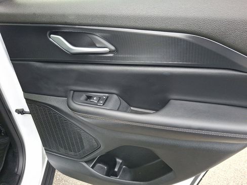 Used 2023 Jeep Grand Cherokee Altitude image 13