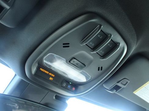 Used 2024 Chevrolet Trax RS w/ Sunroof Package FWD image 20