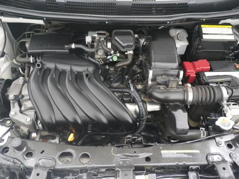 Used 2015 Nissan Versa FWD image 24