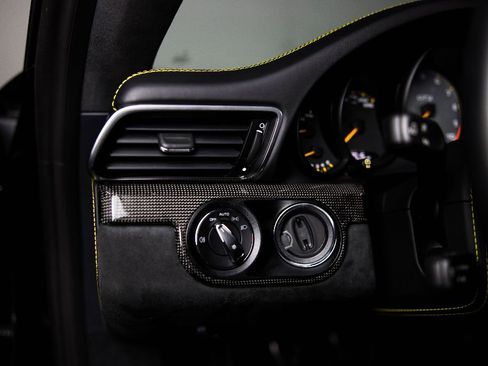 Used 2019 Porsche 911 GT3 RWD image 23