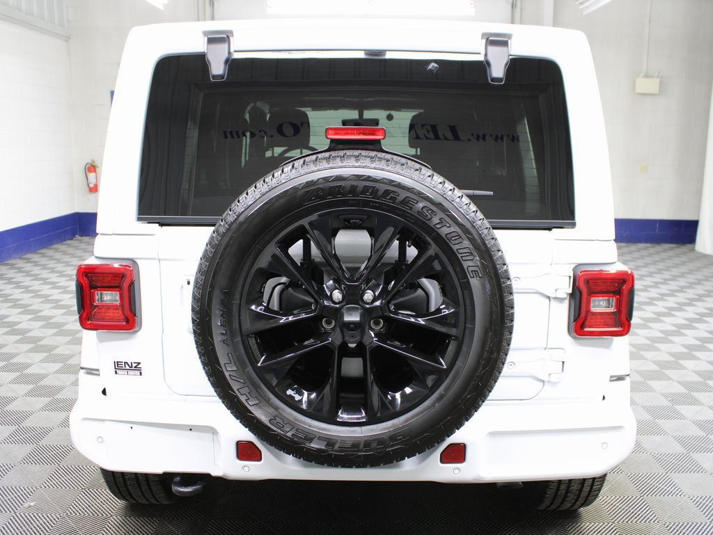 Used 2023 Jeep Wrangler Unlimited Sahara AWD/4WD image 33
