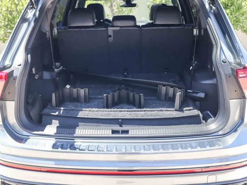 Used 2022 Volkswagen Tiguan SE R-Line FWD image 28
