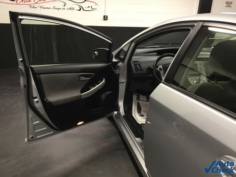 Used 2015 Toyota Prius Three image 26