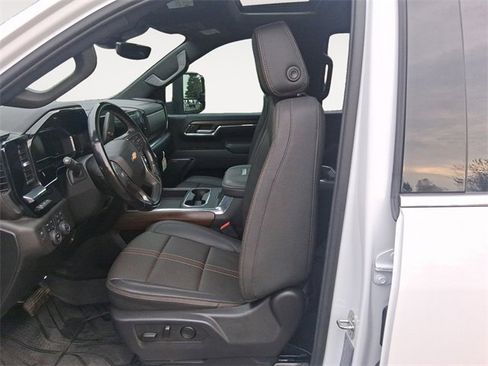 Used 2024 Chevrolet Silverado 2500 High Country w/ High Country Premium Package image 9