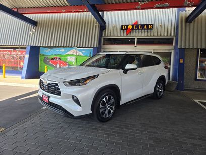 Used 2023 Toyota Highlander XLE