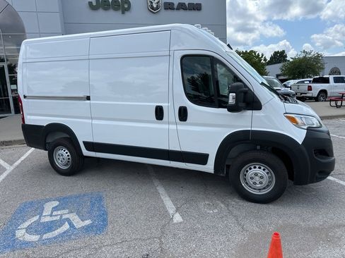 New 2025 RAM ProMaster 2500 w/ Convenience Group image 38