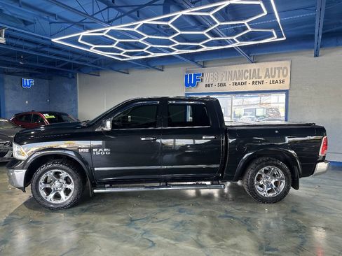 Used 2017 RAM 1500 Laramie AWD/4WD image 13