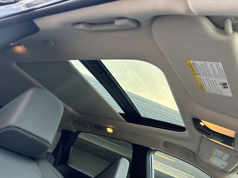 Used 2025 INFINITI QX60 Pure image 18