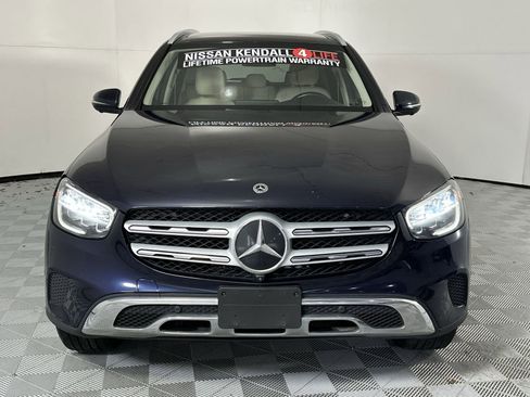 Used 2021 Mercedes-Benz GLC 300 4MATIC w/ Premium Package image 3