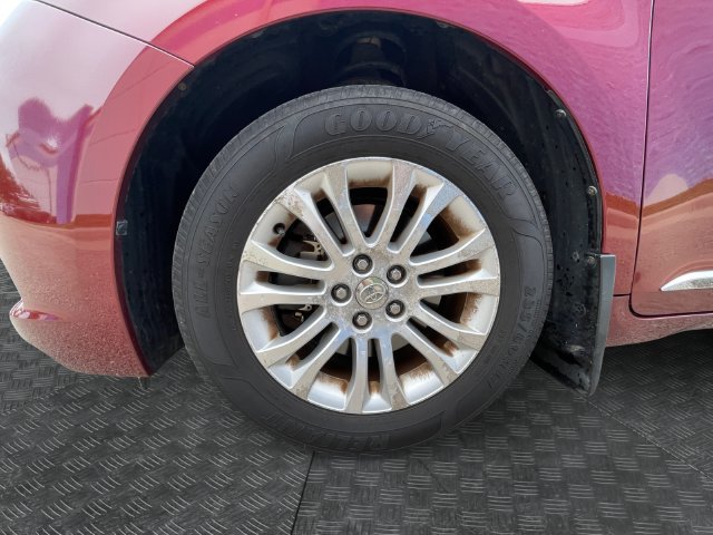 Used 2012 Toyota Sienna XLE FWD image 13