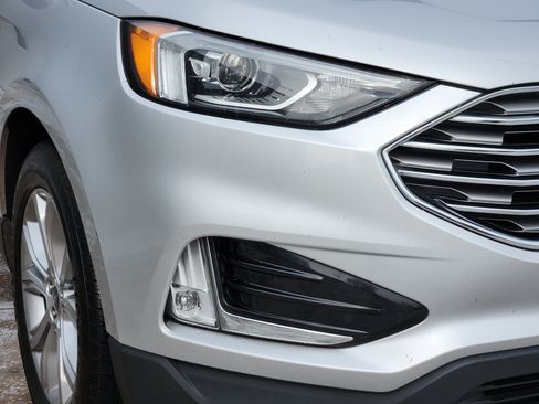 Used 2019 Ford Edge Titanium FWD image 10