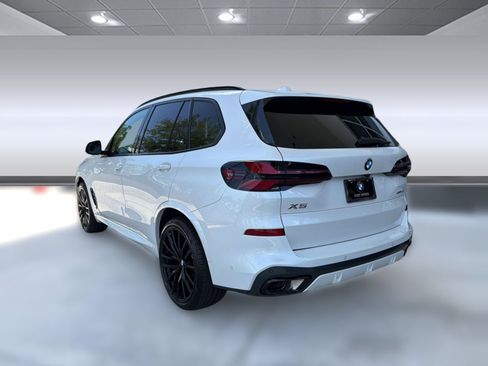 Used 2025 BMW X5 sDrive40i w/ M Sport Package RWD image 3
