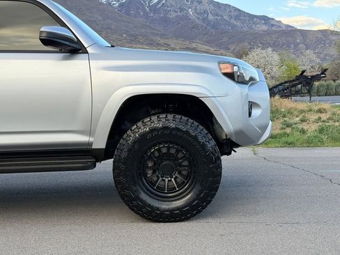 Used 2021 Toyota 4Runner TRD Off-Road image 3