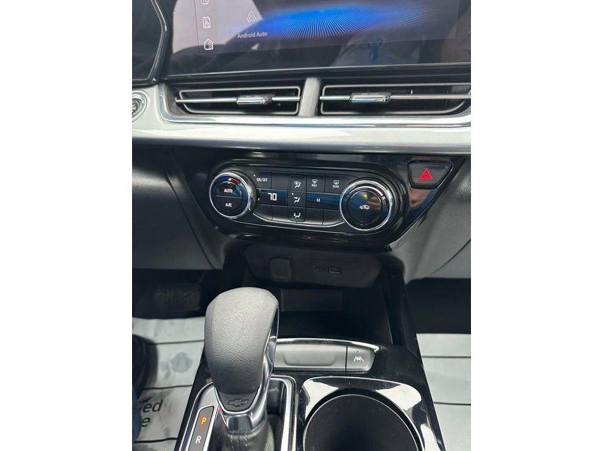 Used 2025 Chevrolet Trax LT FWD image 25