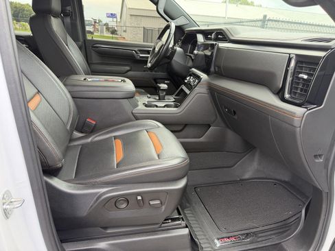 Used 2022 GMC Sierra 1500 AT4 w/ AT4 Premium Package AWD/4WD image 15