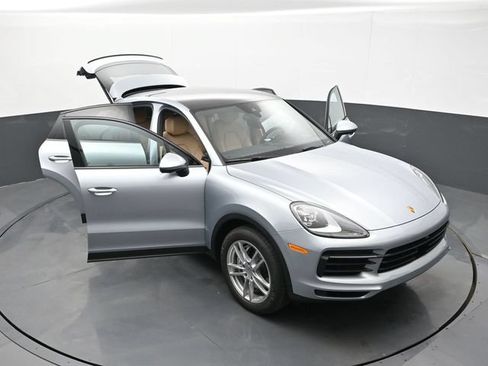 Certified 2023 Porsche Cayenne Coupe AWD/4WD image 33