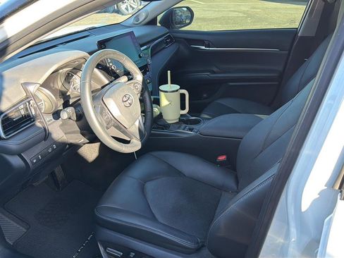 Used 2022 Toyota Camry XSE w/ Navigation Upgrade Package image 3