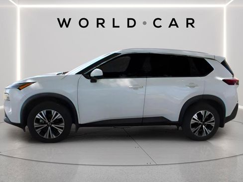Used 2021 Nissan Rogue SV w/ Premium Package FWD image 3