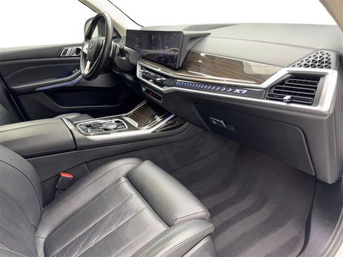 Used 2023 BMW X7 xDrive40i image 54