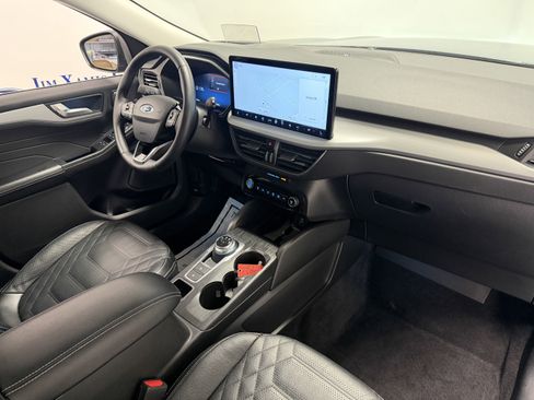 Used 2024 Ford Escape Platinum w/ Premium Technology Package AWD/4WD image 21