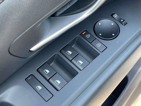 Certified 2025 Hyundai Tucson SE FWD image 23