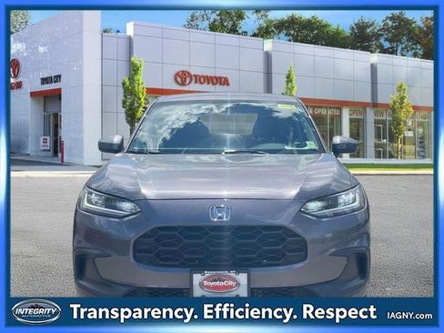Used 2023 Honda HR-V LX image 2