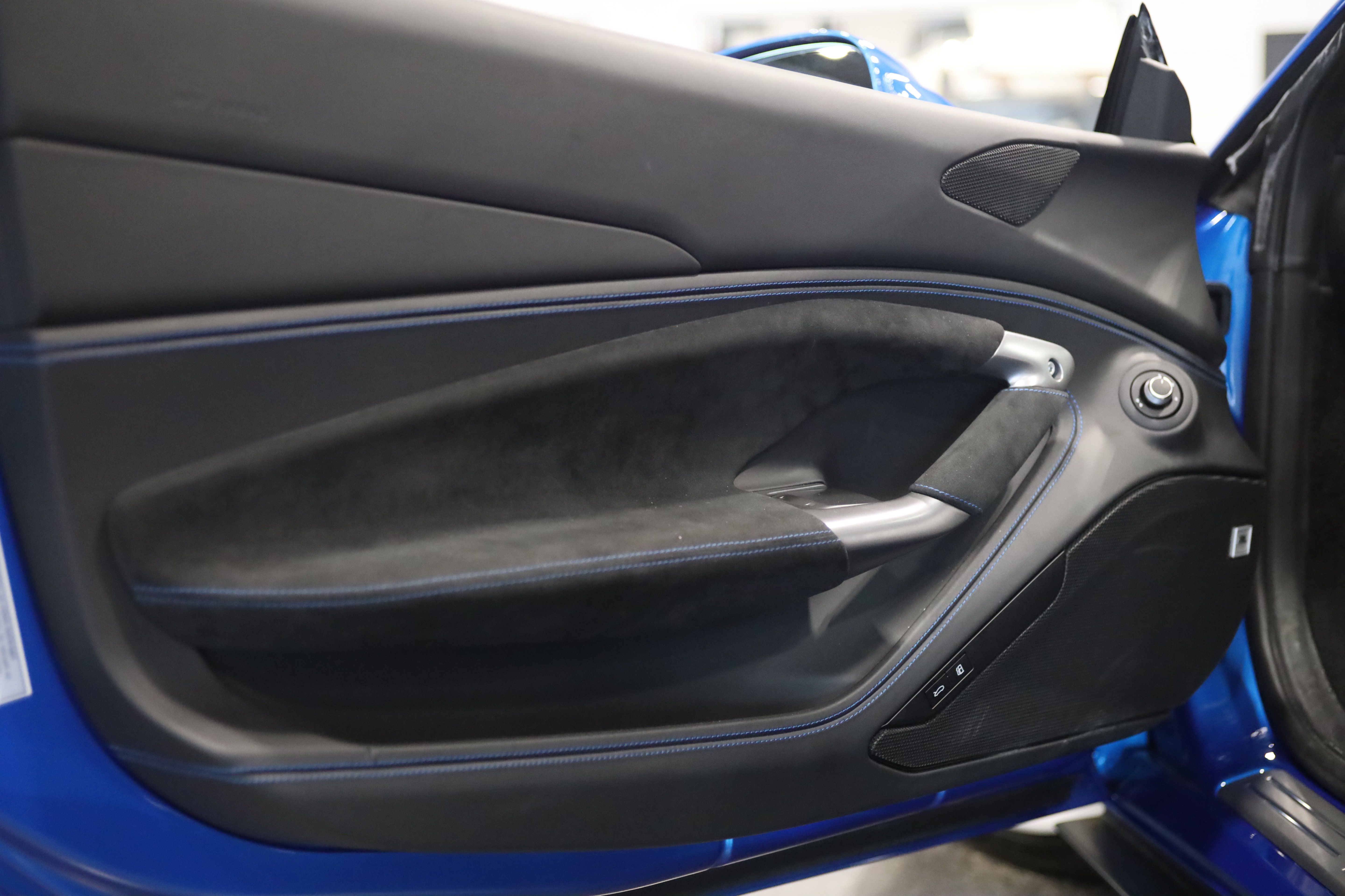 Used 2022 Ferrari F8 Tributo RWD image 13