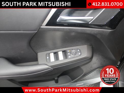 New 2025 Mitsubishi Outlander SE image 13