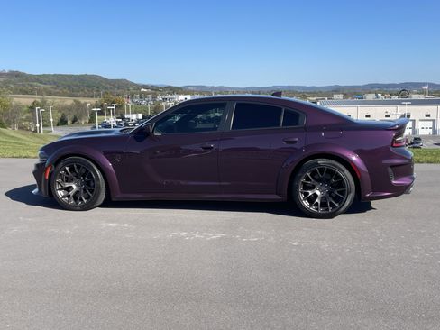 Used 2022 Dodge Charger SRT Hellcat w/ Harman/Kardon Audio Group image 7