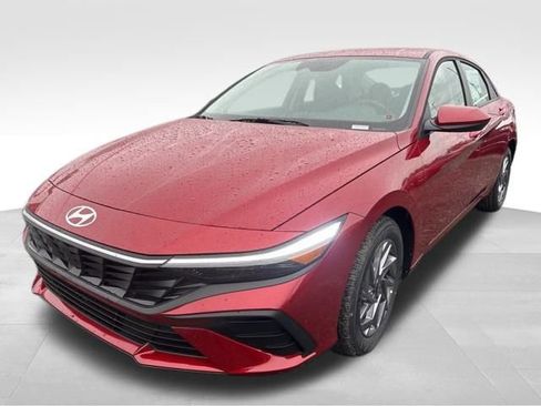 New 2026 Hyundai Elantra Hybrid w/ Cargo Package FWD image 3
