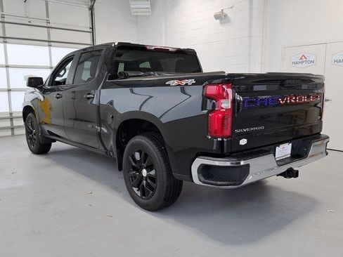 Used 2022 Chevrolet Silverado 1500 LT AWD/4WD image 7