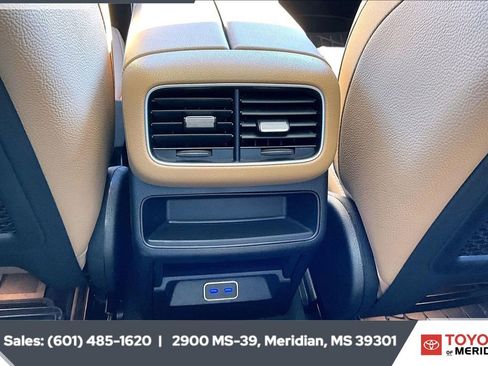 Used 2025 Mercedes-Benz GLE 350 4MATIC image 23