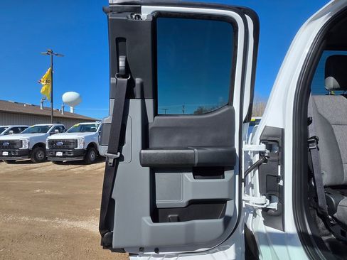 New 2026 Ford F350 XL w/ XL Chrome Package image 37
