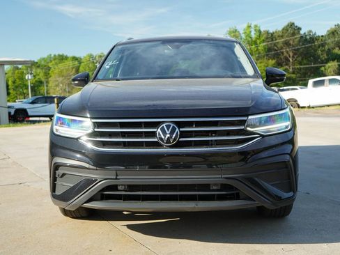 Used 2024 Volkswagen Tiguan SE FWD image 10
