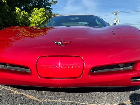 Used 2001 Chevrolet Corvette Convertible w/ Preferred Equipment Group2 RWD image 7