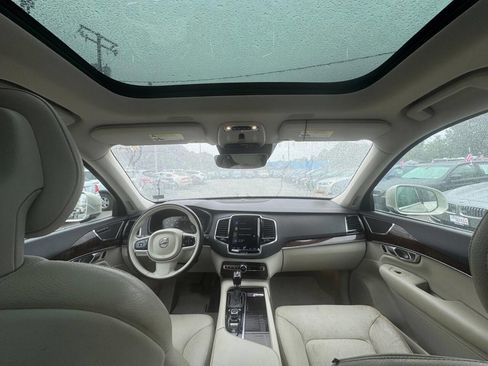 Used 2016 Volvo XC90 T6 Momentum w/ Momentum Plus Package image 9