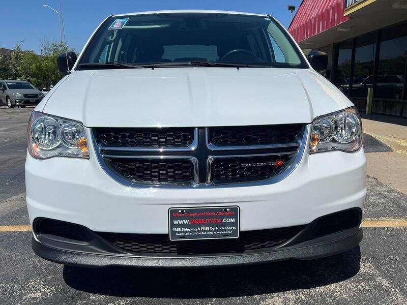 Used 2020 Dodge Grand Caravan SE w/ UConnect Hands-Free Group FWD image 9