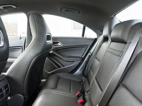 Used 2018 Mercedes-Benz CLA 250 image 23