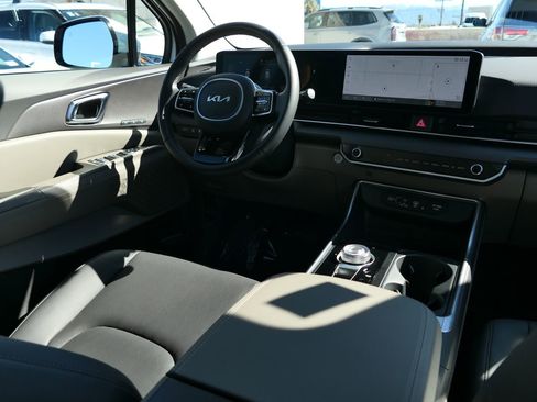 Used 2026 Kia Carnival EX image 25